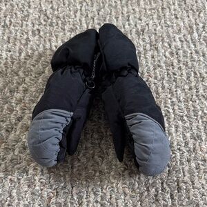 3M Thinsulate Kids Black and Gray Mittens